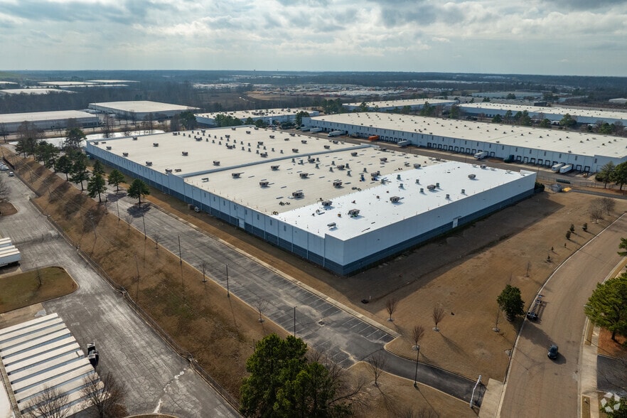 More Photos Of 4650 E Shelby Dr, Memphis Distribution For Lease