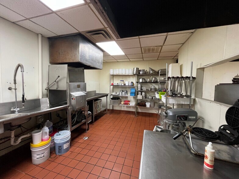 More Photos Of 2131-2149 S Broadway, Wichita Restaurant For Sale