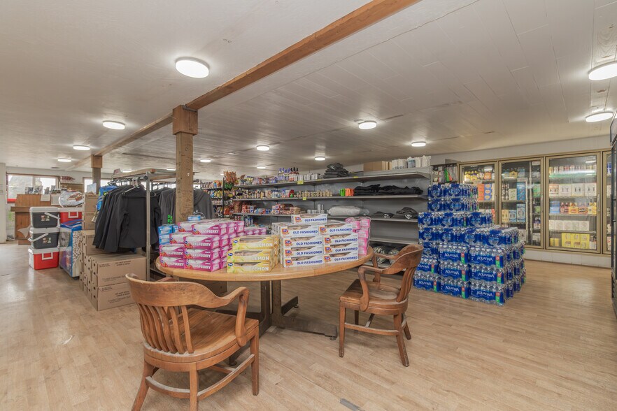 More Photos Of 444 Front St, Sekiu Hotel For Sale