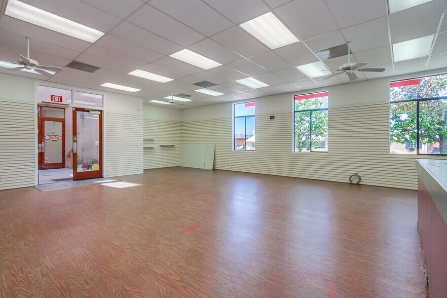 More Photos Of 343 E Alvarado St, Fallbrook Freestanding For Sale