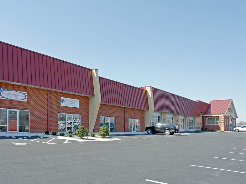 More Photos Of 355 Granary Rd, Forest Hill Flex For Lease