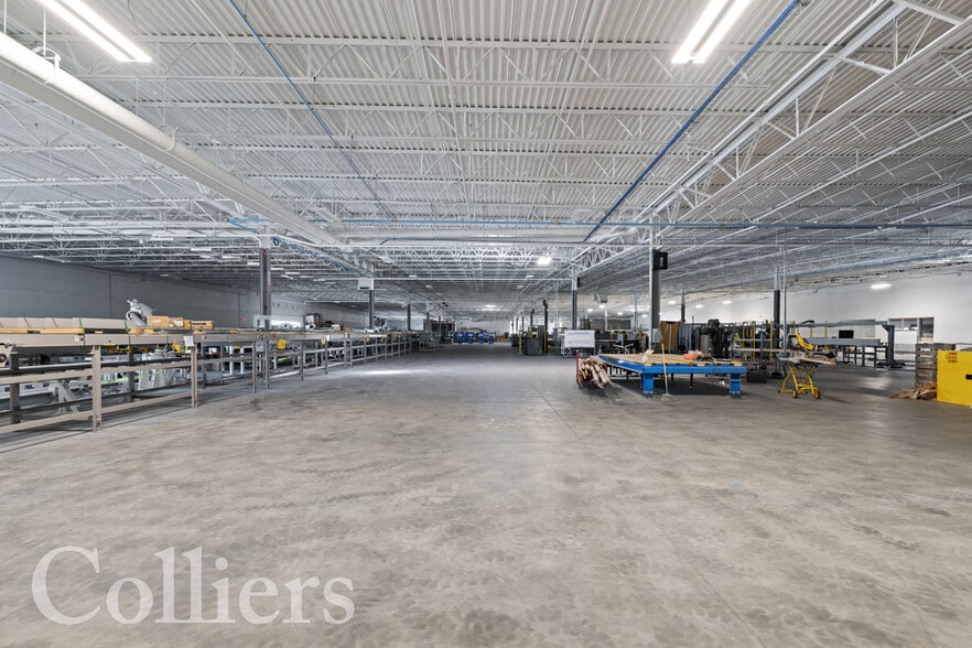 More Photos Of 1406 N Galleria Dr, Nampa Department Store For Sale