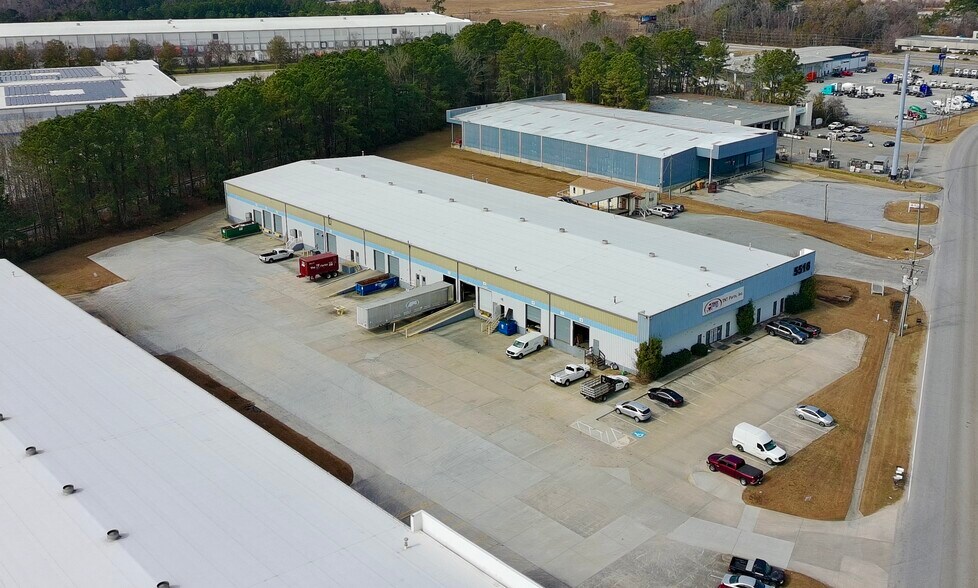 More Photos Of 5516 Export Blvd, Garden City Warehouse For Lease