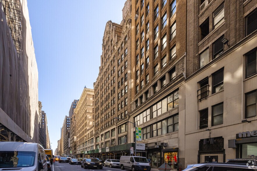 More Photos Of 252-258 W 37th St, New York Office For Sale