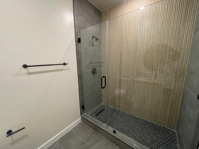 More Photos Of 4546 W 17th St, Los Angeles Apartments For Sale