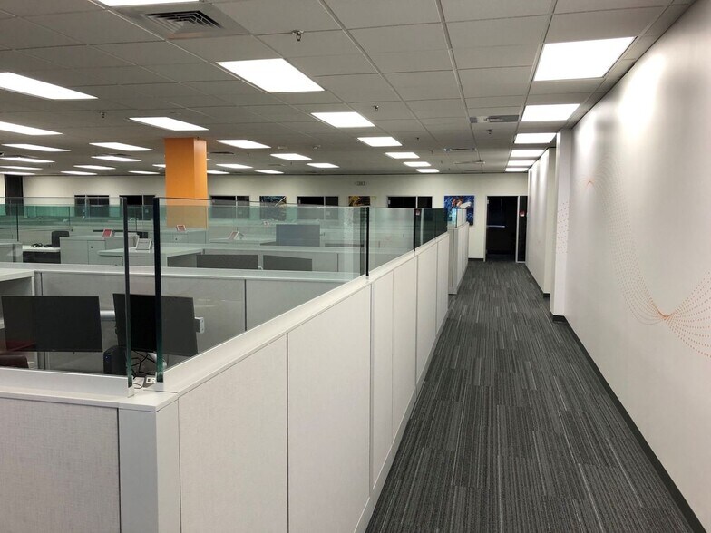 More Photos Of 880 W Commerce Rd, New Orleans Office For Lease