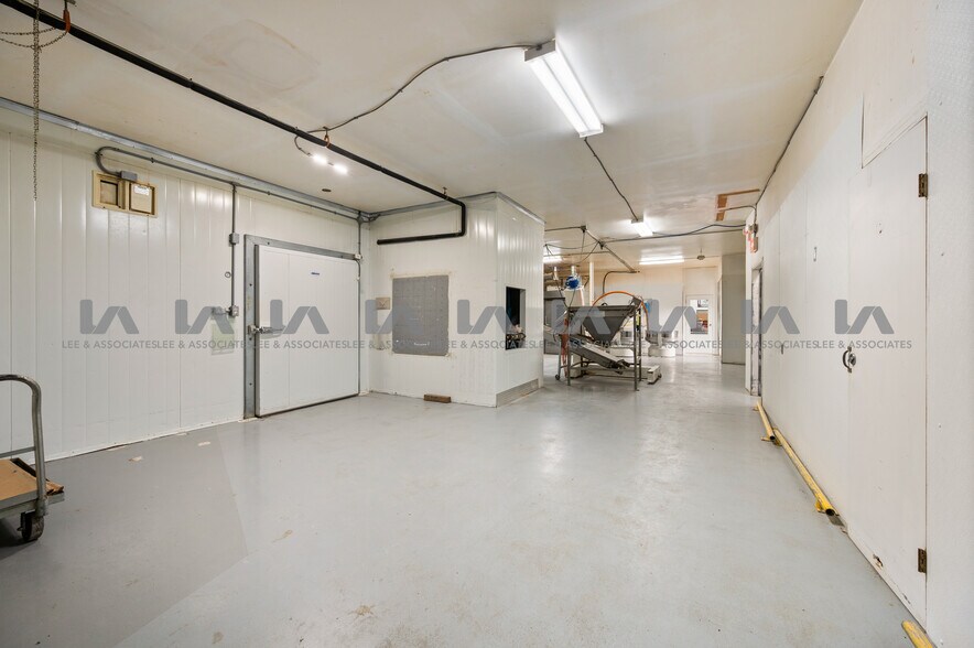 More Photos Of 2727 Dixon St, Port Coquitlam Industrial For Sale