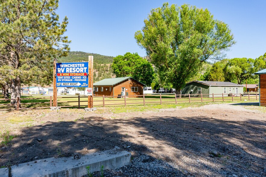 More Photos Of 8 W Curlew Lake Rd, Republic Self Storage For Sale