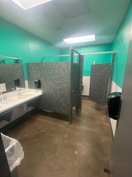 More Photos Of 150 NE Bend River Mall Dr, Bend Unknown For Lease