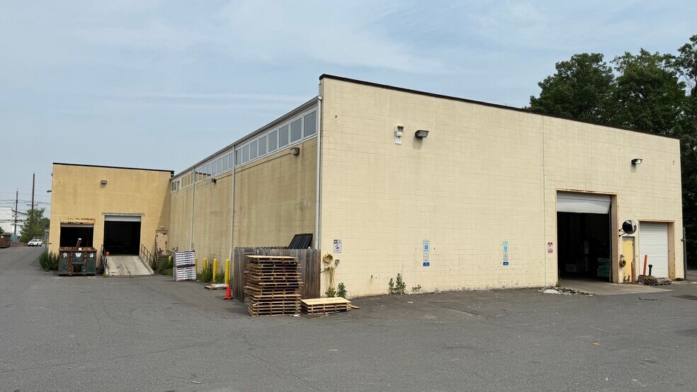 More Photos Of 1002 Jersey Ave, New Brunswick Warehouse For Lease