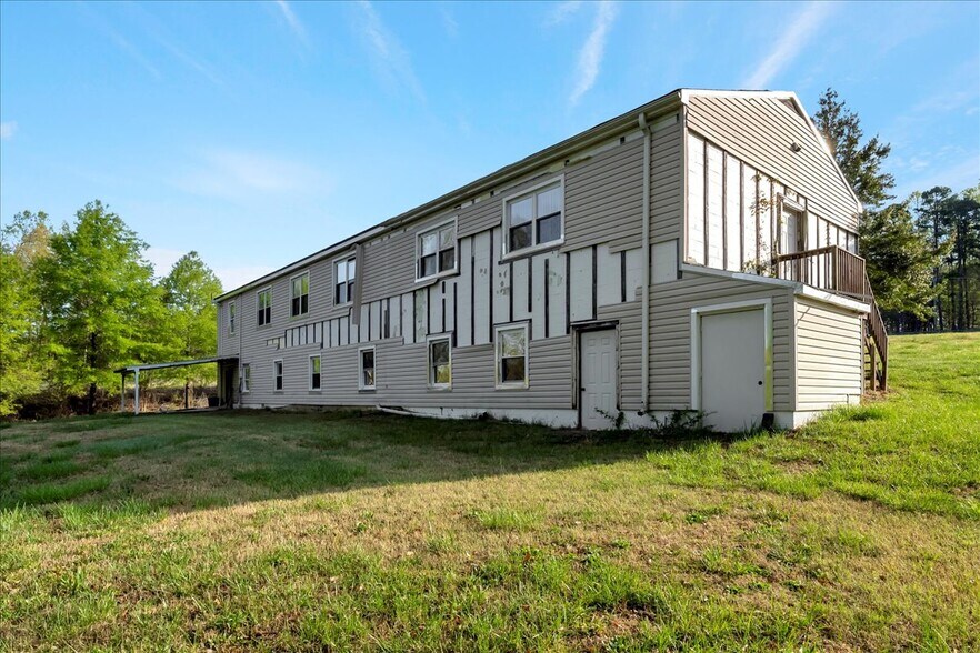 More Photos Of 1055 L P Bailey Memorial Hwy, Halifax General Retail For Sale
