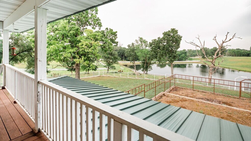 More Photos Of 352 MO-245, Dadeville Horse Stables For Sale