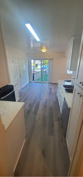 More Photos Of 721 W 39th St, San Pedro Apartments For Sale