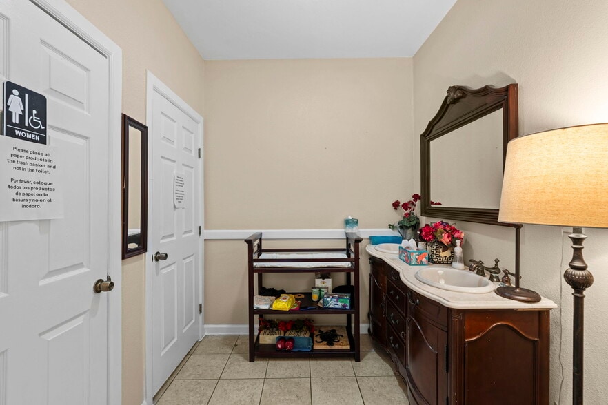 More Photos Of 11200 Thaxton Rd, Austin Religious Facility For Sale