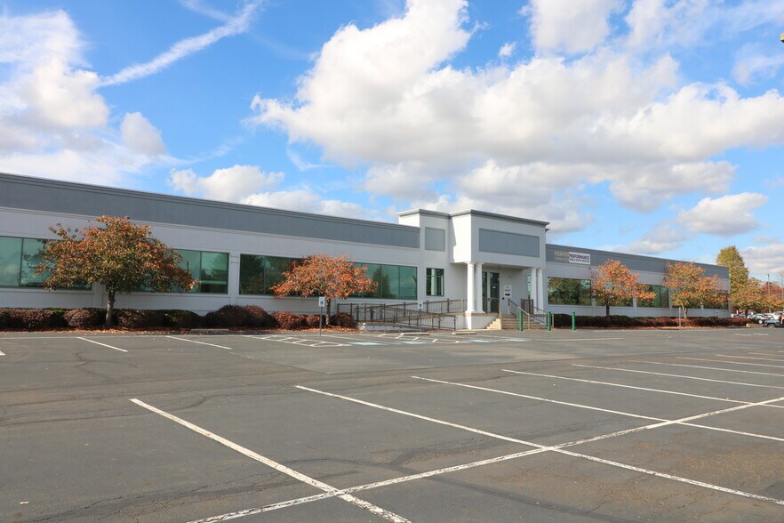 More Photos Of 826 Newtown Yardley Rd, Newtown Office For Sale