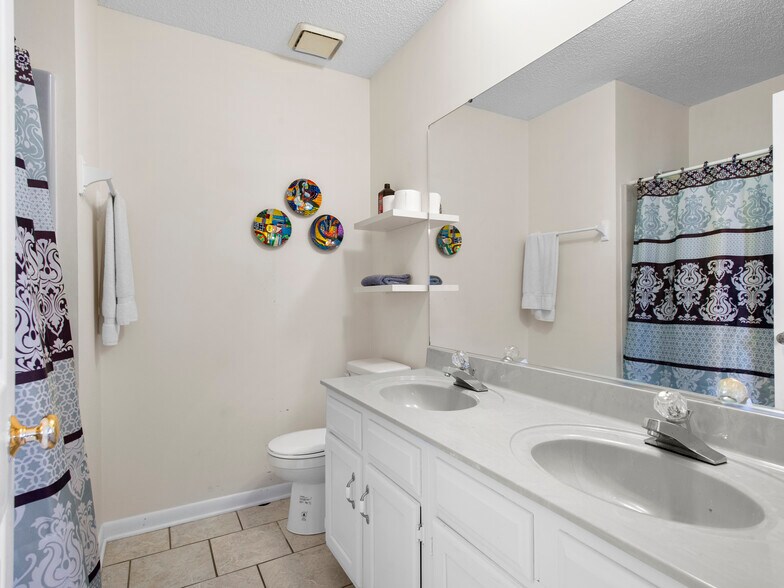 More Photos Of 20 Sardis Rd, Asheville Office For Lease