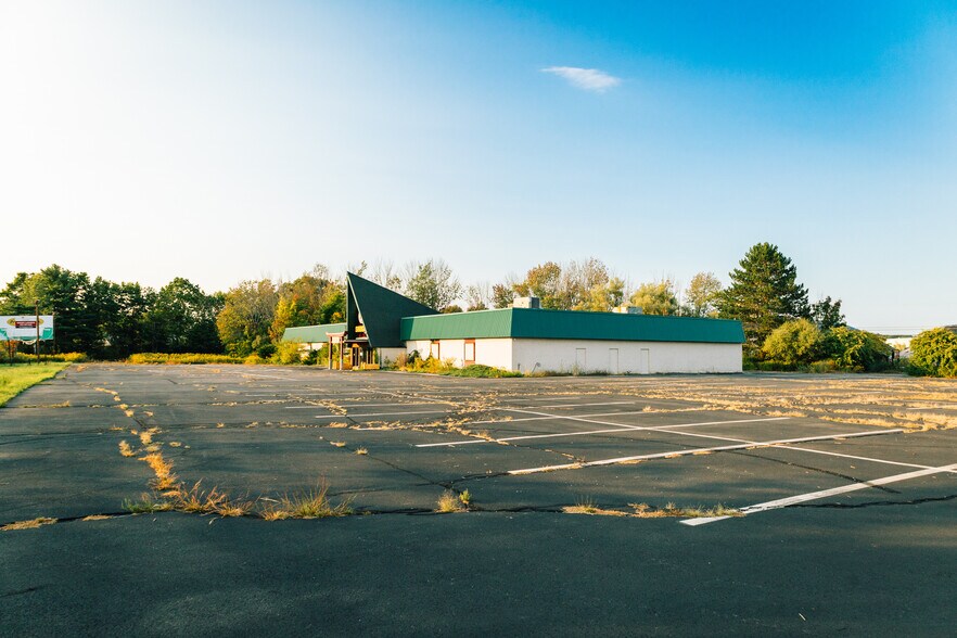 More Photos Of 347 Shattuck Way, Newington General Retail For Sale