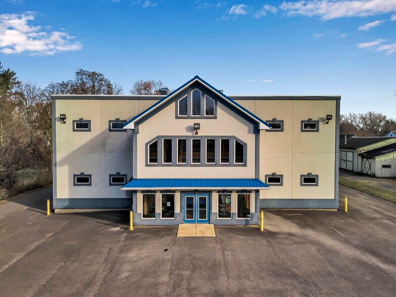 Primary Photo Of 1370 Exchange St, Alden Health Club For Sale