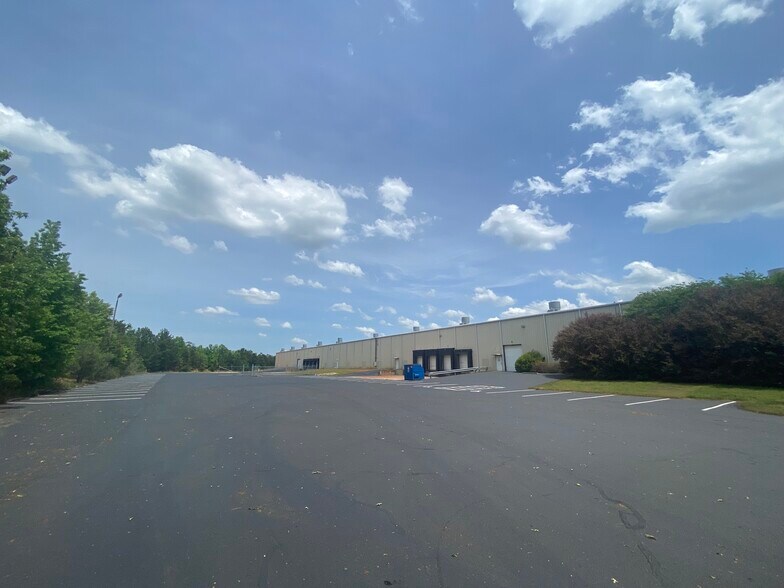 More Photos Of 2 Greentree Rd, Anderson Warehouse For Lease