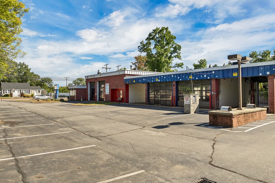 More Photos Of 386 Daniel Webster Hwy, Merrimack Auto Repair For Lease