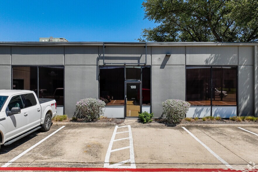 More Photos Of 1911 Old Denton Rd, Carrollton Unknown For Lease