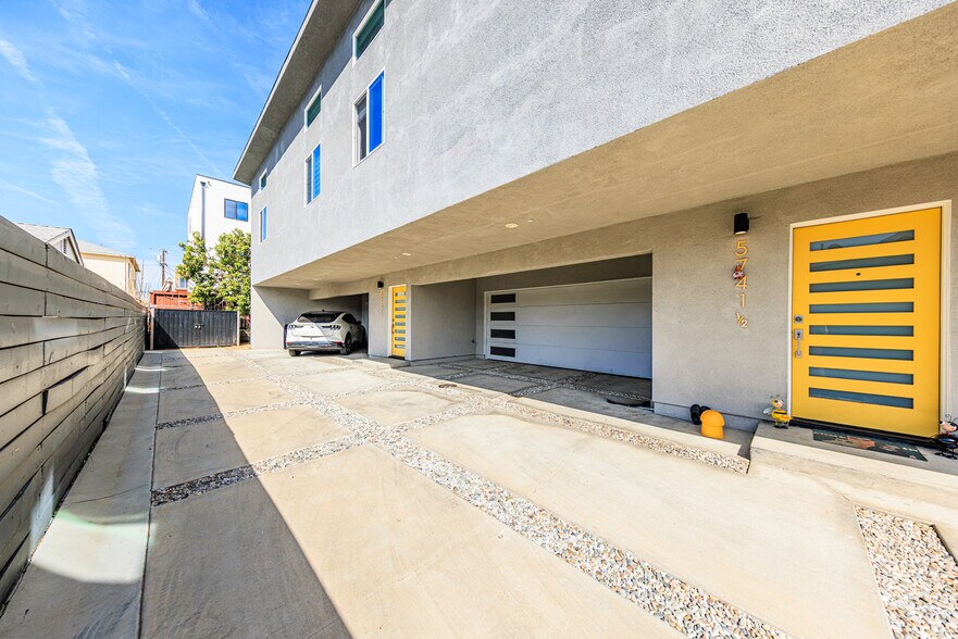 More Photos Of 5743 Case Ave, North Hollywood Apartments For Sale