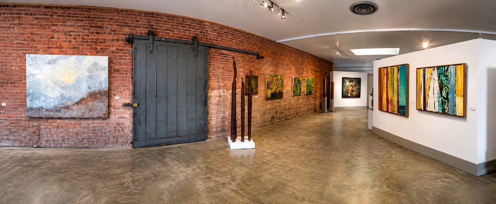 More Photos Of 200 King St, Brevard Storefront Retail Office For Lease