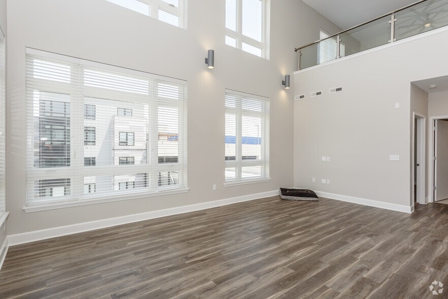 More Photos Of 1000 Berkley Pky, Kansas City Apartments For Sale