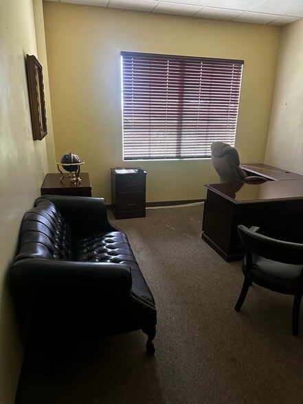 More Photos Of 7065 Westpointe Blvd, Orlando Medical For Sale