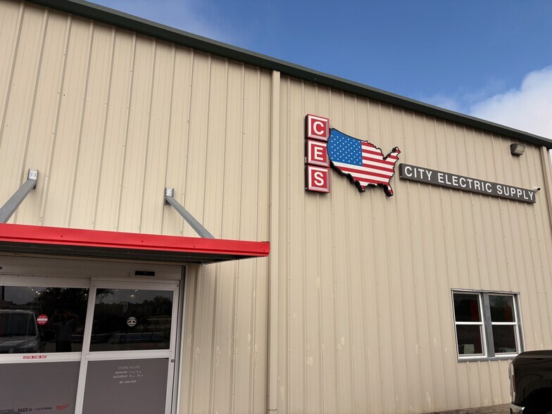 More Photos Of 227 Highway 35 S, Rockport Industrial For Sale