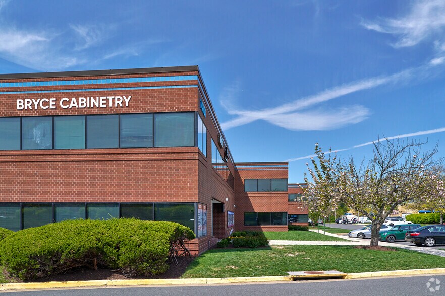 More Photos Of 14101 Sullyfield Cir, Chantilly Warehouse For Lease