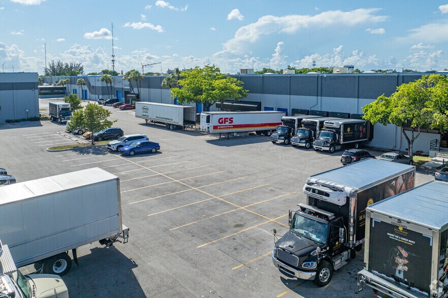 More Photos Of 1919 NW 19th St, Fort Lauderdale Warehouse For Lease