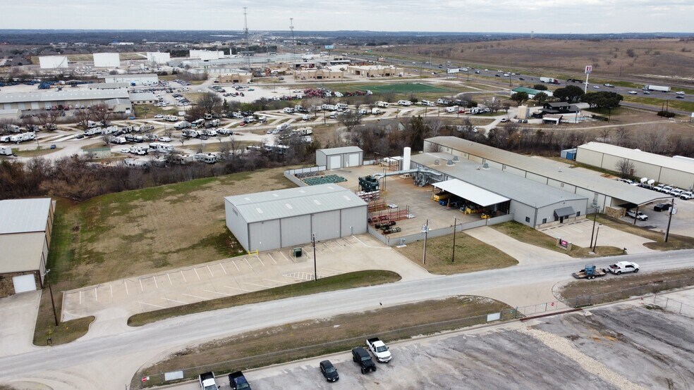 More Photos Of 178 Bear Cat Rd, Aledo Industrial For Sale