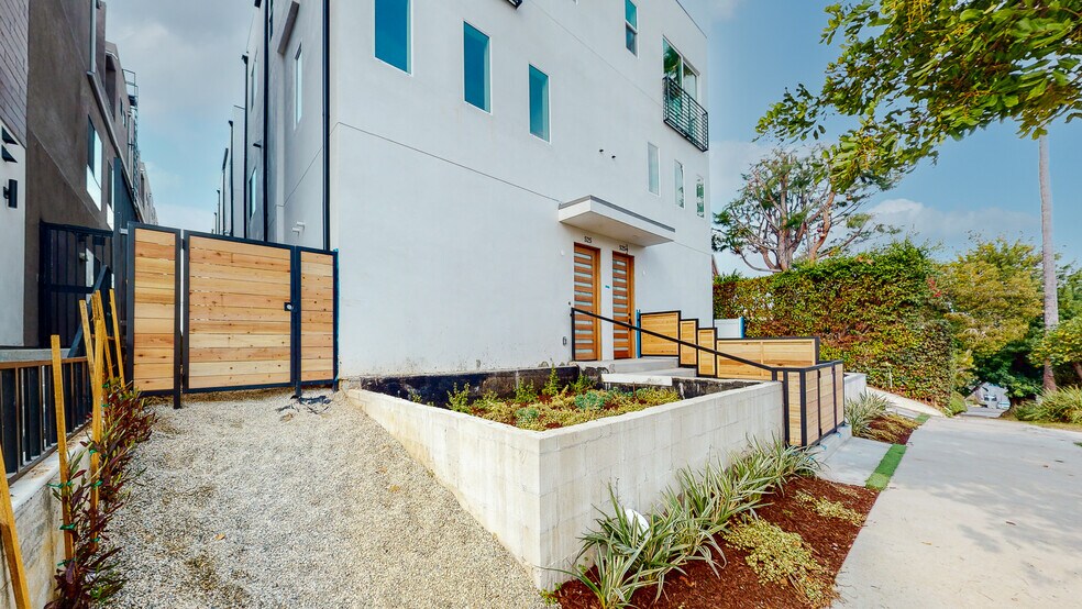 More Photos Of 525 N Normandie Ave, Los Angeles Apartments For Sale
