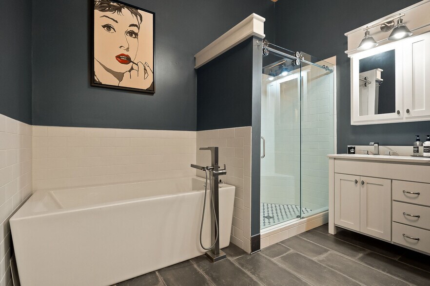 More Photos Of 207 E Main St, McMinnville General Retail For Sale