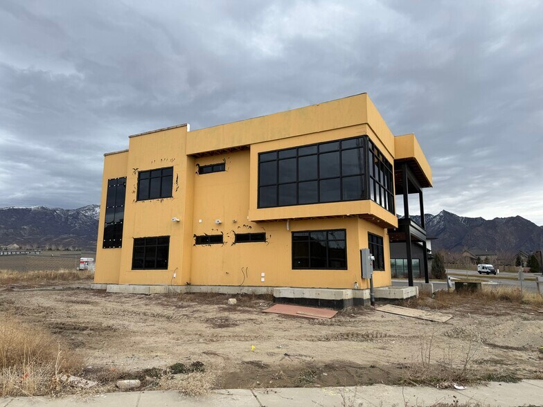 More Photos Of 11231 Highland blvd, Highland Office For Lease