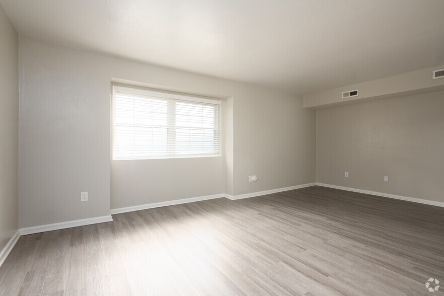 More Photos Of 777 Roanoke Blvd, Salem Apartments For Sale