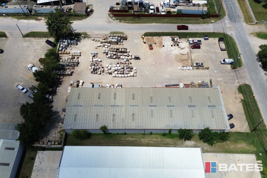 More Photos Of 1812 Garden Spring Dr, Dallas Warehouse For Sale