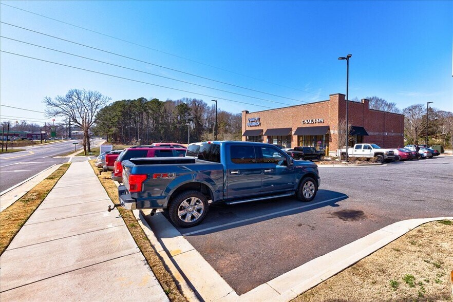 More Photos Of 438 Cabiness Road, Forsyth Storefront Retail Office For Sale