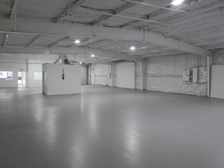 More Photos Of 5828 Star Ln, Houston Service For Lease