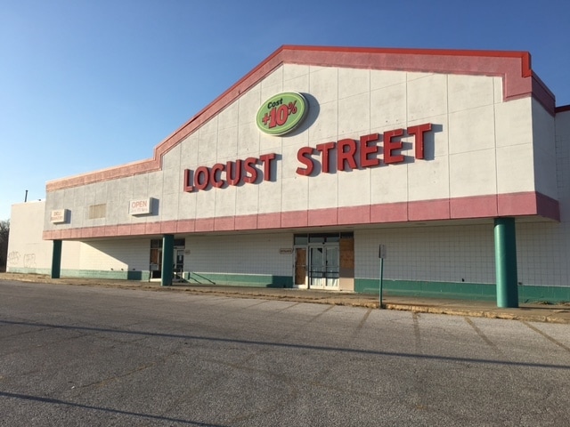 More Photos Of 1137 3rd Ave, Terre Haute Supermarket For Sale