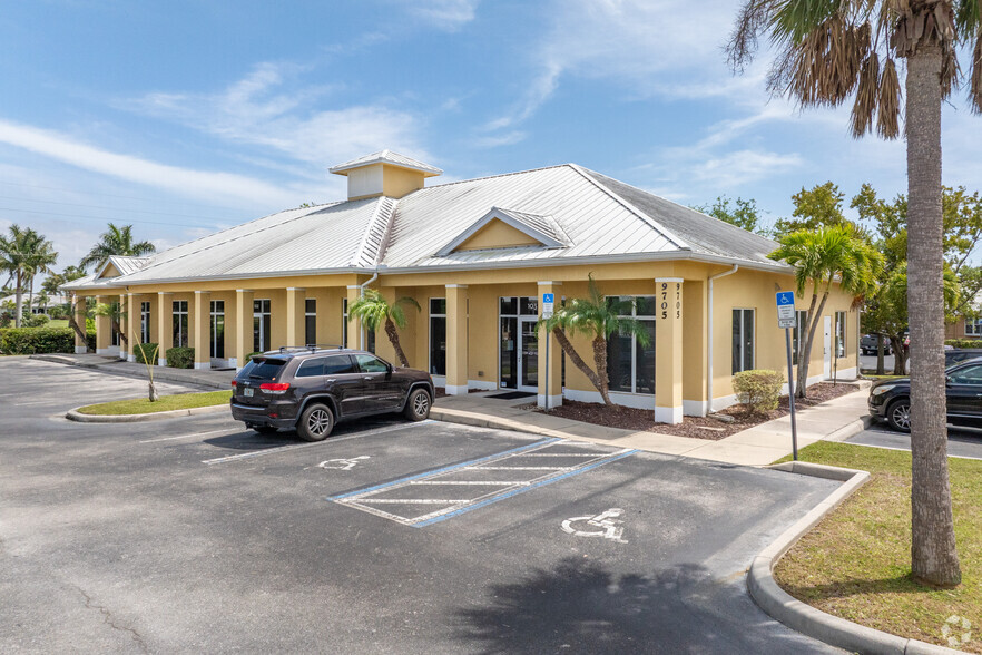 Primary Photo Of 9705 Commerce Center Ct, Fort Myers Medical For Sale