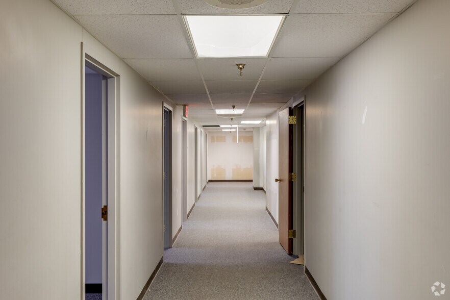 Photo of 44th Floor Ste 60-4450