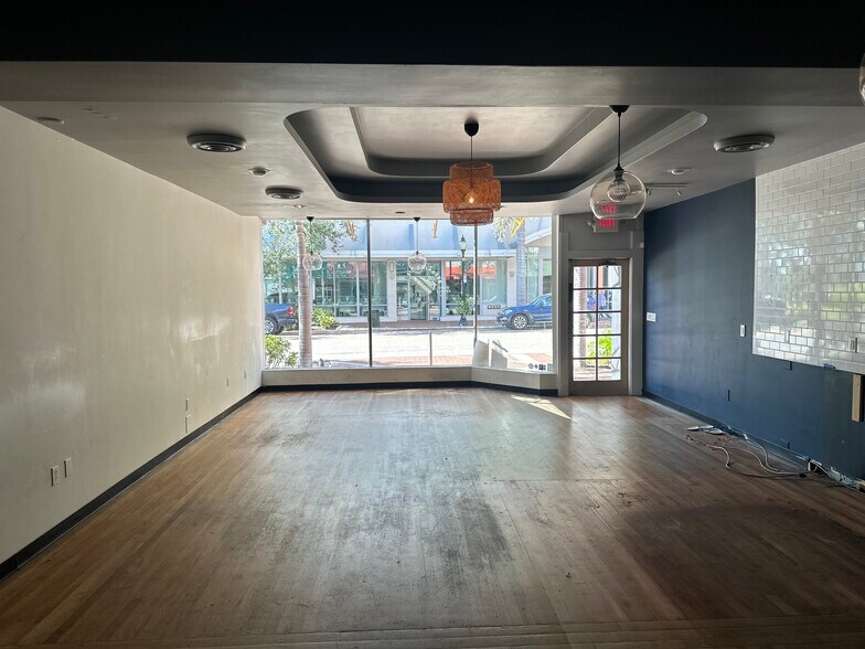 More Photos Of 1310 Main St, Sarasota Storefront For Lease