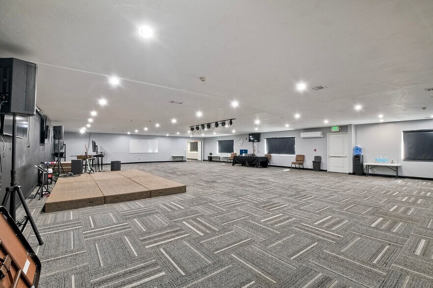 More Photos Of 855 Barham Dr, San Marcos Religious Facility For Lease