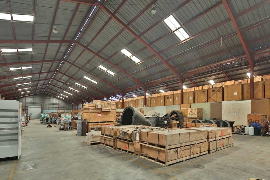 More Photos Of 25750 Springbrook Ave, Santa Clarita Warehouse For Lease