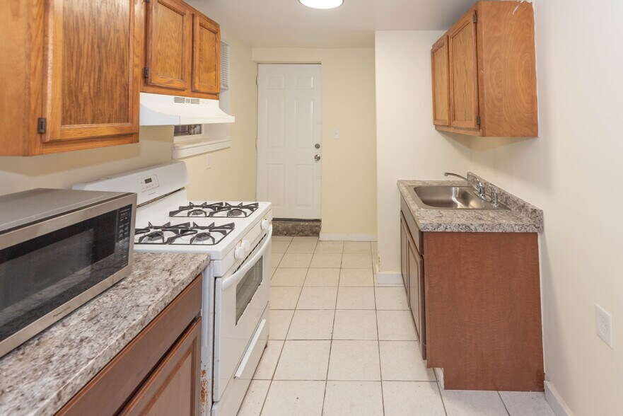 More Photos Of 2100-2102 Maryland Ave, Baltimore Apartments For Sale