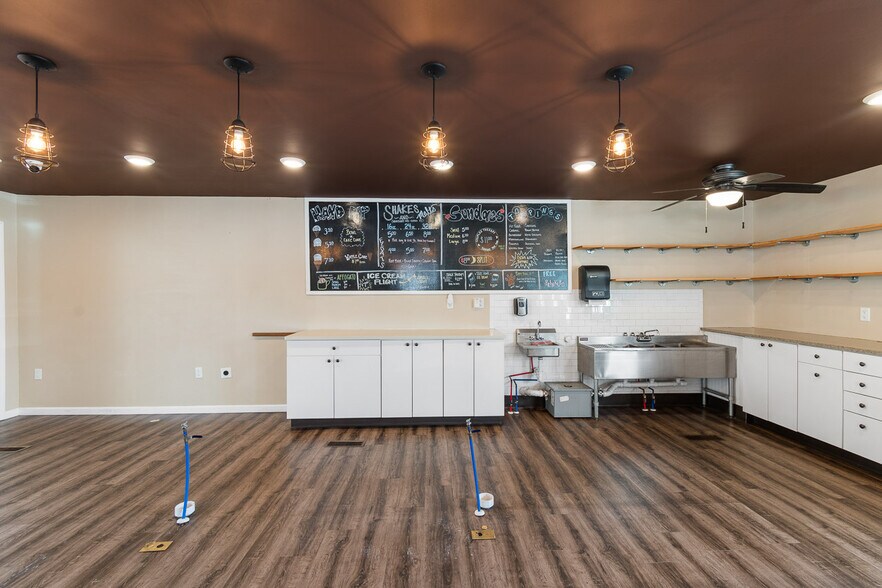 More Photos Of 1177 Canton Rd, Akron Storefront For Sale
