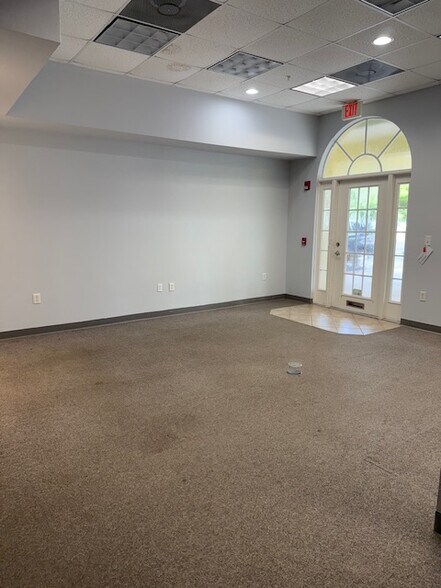 More Photos Of 4130 Woodmere Park Blvd, Venice Medical For Lease