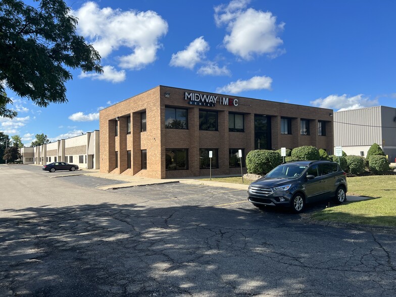 Primary Photo Of 32535-32553 Schoolcraft Rd, Livonia Warehouse For Lease